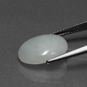 Jadeíta verde natural 7,49ct, corte oval, opaco