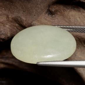 Jadeíta amarelo natural 10,60ct, corte oval, translúcido