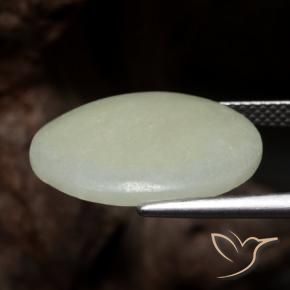 Jadeíta Verde oliva Natural 8.61ct, oval, Translúcido