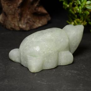 Jadeíta verde natural 76,06ct, forma extravagante, opaco