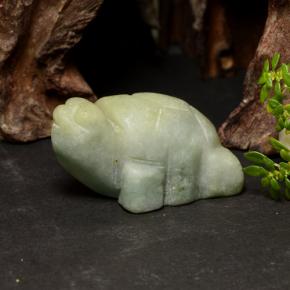 Jadeíta verde natural 85,76ct, forma extravagante, opaco