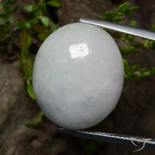 22.14ct Natural branco acinzentado Jadeíta, oval, Translúcido
