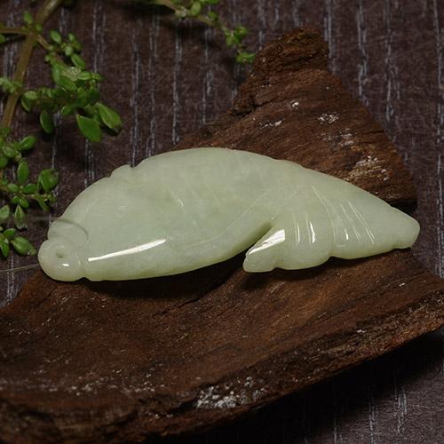 Jadeíta verde natural 28,67ct, forma extravagante, translúcido
