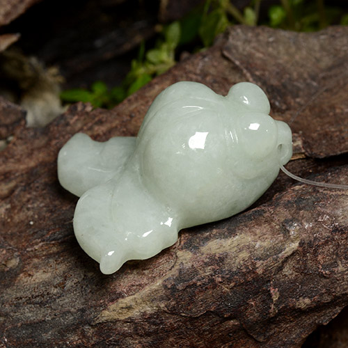 Jadeíta branco natural 31,75ct, forma extravagante, translúcido