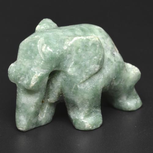 Jadeíta verde natural 61,91ct, forma extravagante, opaco