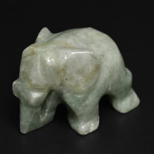 Jadeíta verde natural 64,53ct, forma extravagante, opaco