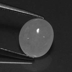 Jadeíta branco natural 2,20ct, corte oval, translúcido
