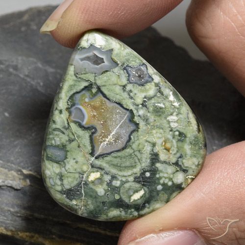 35.35ct Natural Multicolorido Jaspe, Formato de pêra, Opaco