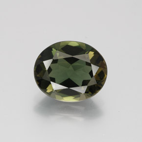 Kornerupina verde natural 3,14ct, corte oval, VVS-VS