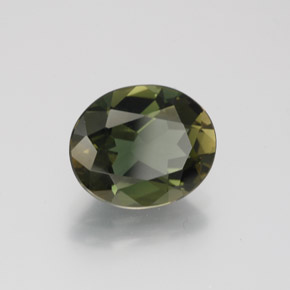 Kornerupina verde natural 3,14ct, corte oval, VVS-VS