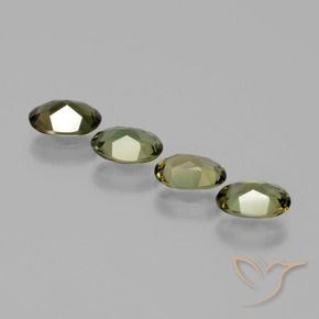 Pedras preciosas de Rupina de grãos Marrom esverdeado natural de 2.11 ct, oval, VVS-VS