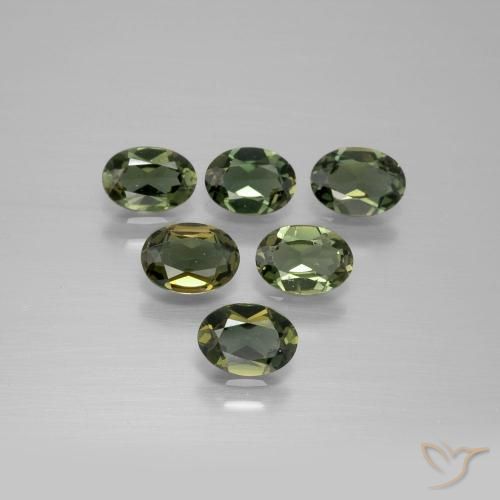 2.57ctw Natural Verde escuro Rupina de grãos, oval, VVS-VS