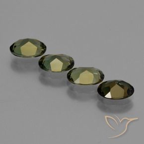 Pedras preciosas de Rupina de grãos Terra Profunda Verde natural de 2.60 ct, oval, VVS-VS