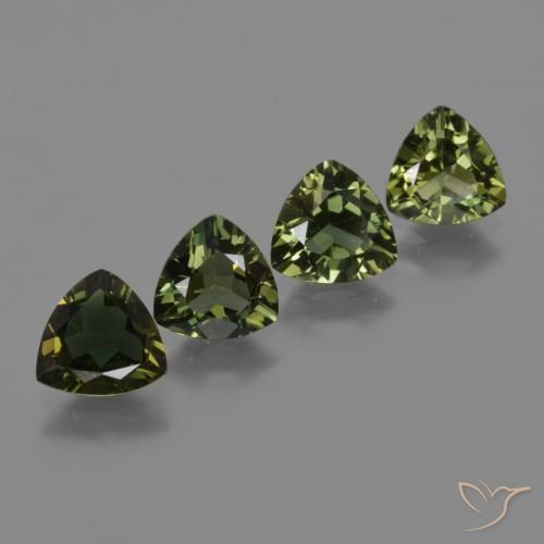 Pedras preciosas de Rupina de grãos verde escuro natural de 2.47 ct, Trilhão, VVS-VS