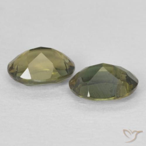 Pedras preciosas de Rupina de grãos Verde acastanhado natural de 0.50 ct, oval, VVS-VS