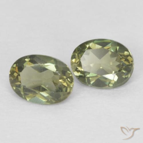 Pedras preciosas de Rupina de grãos verde quente natural de 0.32 ct, oval, VVS-VS