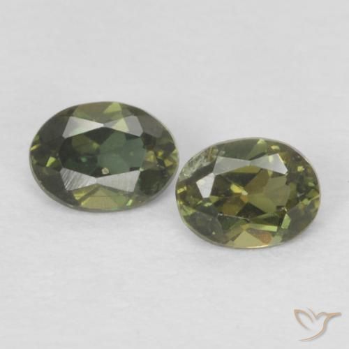 0.26ctw Natural Verde Floresta Quente Rupina de grãos, oval, VS