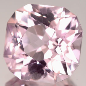 Kunzita rosa natural 9,35ct, forma extravagante, VVS