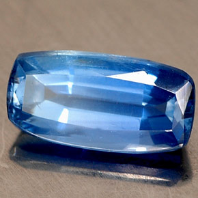 Cianita azul natural 1,33ct, almofada cortada, VS