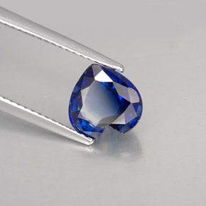Cianita azul natural 2,40ct, formato de coração, VS