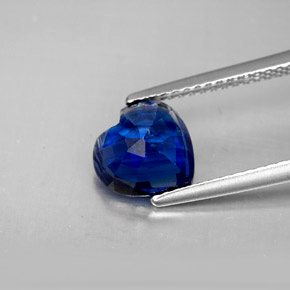 Cianita azul natural 2,20ct, formato de coração, VS