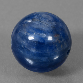 Cianita azul natural 12,83ct, esfera / bola, opaco