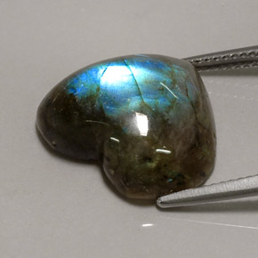 Labradorita multicolorido natural 13,50ct, formato de coração, translúcido
