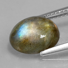 Labradorita multicolorido natural 2,98ct, corte oval, opaco