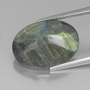 Labradorita multicolorido natural 10,53ct, corte oval, opaco