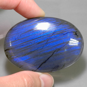 Labradorita multicolorido natural 145,20ct, corte oval, opaco