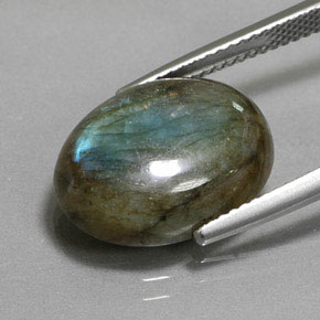 Labradorita multicolorido natural 8,06ct, corte oval, translúcido
