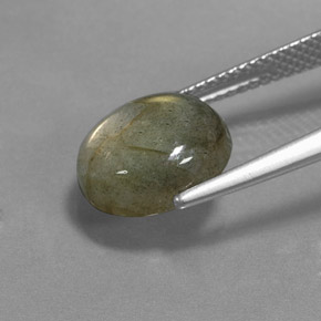 Labradorita multicolorido natural 3,78ct, corte oval, translúcido