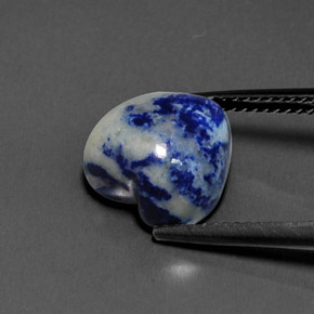 Lápis-lazúli azul natural 6,07ct, formato de coração, opaco
