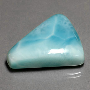 Larimar azul natural 35,80ct, forma extravagante, opaco