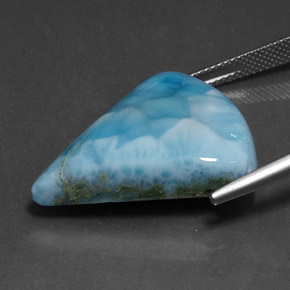Larimar azul natural 31,71ct, forma extravagante, opaco