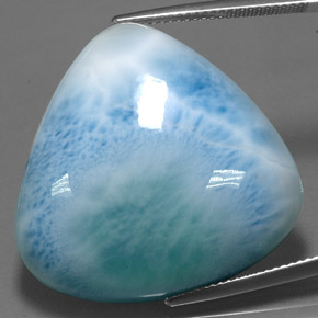 Larimar azul natural 55,13ct, trillion, opaco