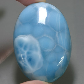 Larimar azul natural 149,60ct, corte oval, opaco