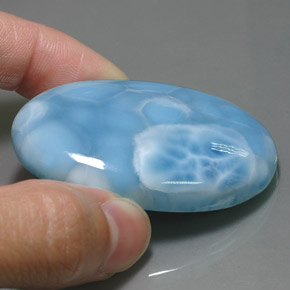 Larimar azul natural 149,60ct, corte oval, opaco