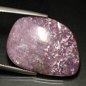 Lepidolita violeta natural 20,92ct, forma extravagante, opaco