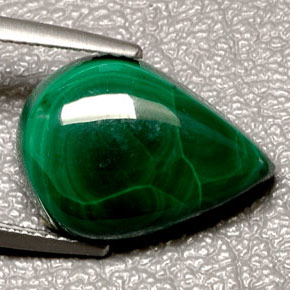 Malaquita verde natural 11,44ct, formato de pêra, opaco