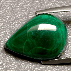 Malaquita verde natural 11,44ct, formato de pêra, opaco