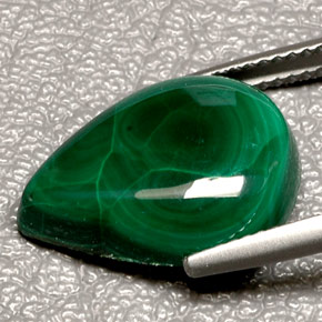 Malaquita verde natural 11,44ct, formato de pêra, opaco