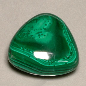 Malaquita verde natural 22,53ct, trillion, opaco