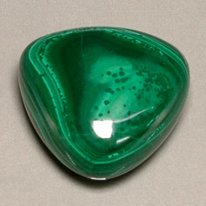 Malaquita verde natural 22,53ct, trillion, opaco