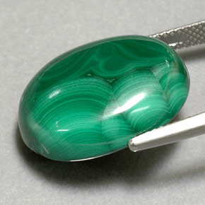 Malaquita verde natural 29,39ct, corte oval, opaco