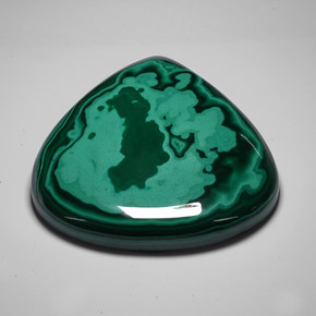 Malaquita verde natural 2590,50ct, formato de pêra, opaco