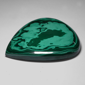 Malaquita verde natural 2590,50ct, formato de pêra, opaco