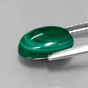 Malaquita verde natural 3,12ct, corte oval, opaco