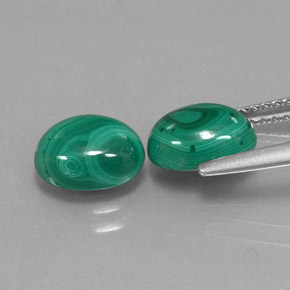 Pedras preciosas de malaquita verde natural de  ct, corte oval, opaco