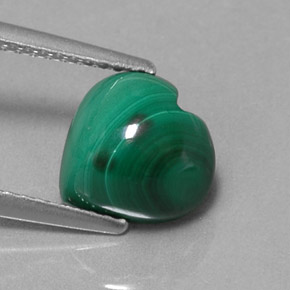Malaquita verde natural 3,37ct, formato de coração, opaco